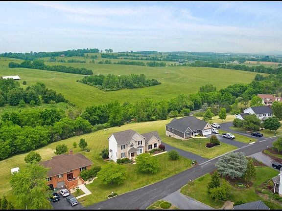 3rd image of 77 Johns Valley Dr