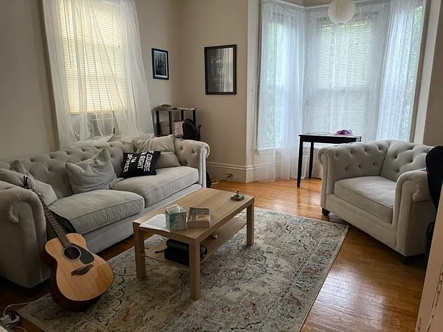 1 bed, 1.0 bath, 900 sqft, $2,600 — Photo 2