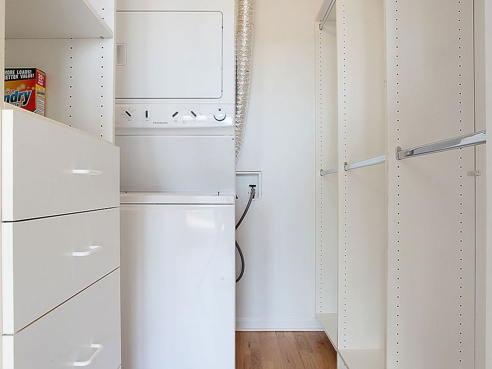 Closet with Laundry