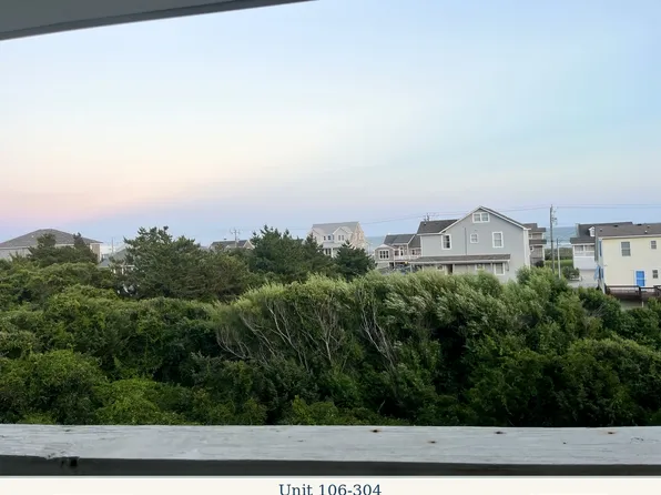 106 Coastal Point Dr, Atlantic Beach, NC