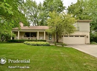 1107 Glenview Rd, Glenview, IL 60025