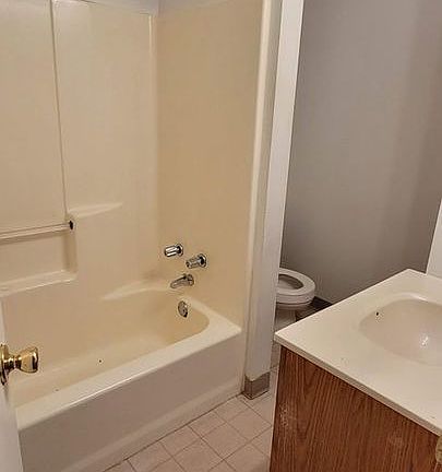 5th image of 1042 Canal St APT 14