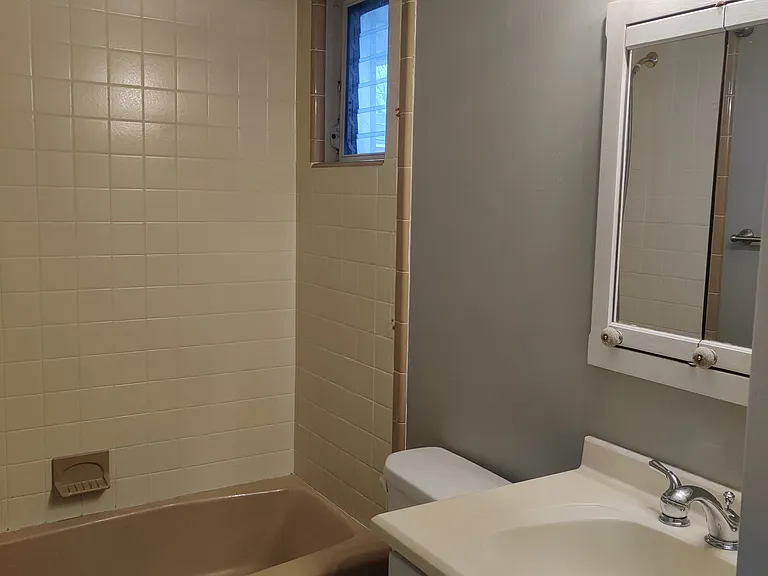1626 Mount Pleasant Rd — Photo 3