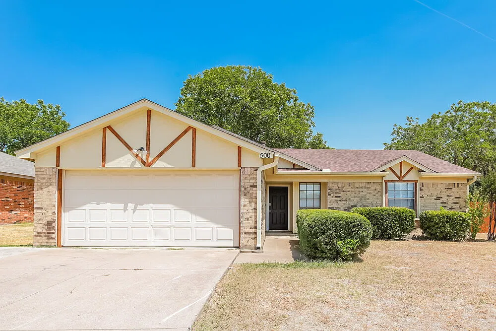 3 bed, 2.0 bath, 1509 sqft, $2,285 — Photo 1