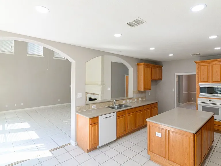 9605 Pinehurst Dr — Photo 29