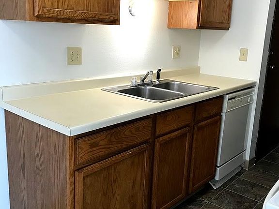 3rd image of 2415 4th Ave N APT 11