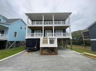 2206 E Pelican Dr, Oak Island, NC 28465