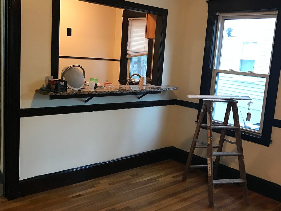 Dining room with granite breakfast bar