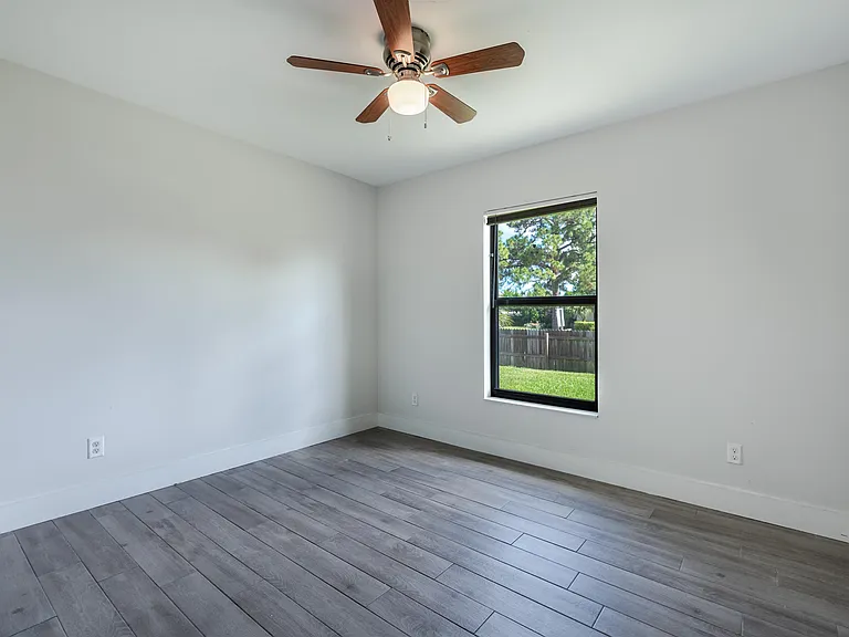 4743 Myla Ln — Photo 35
