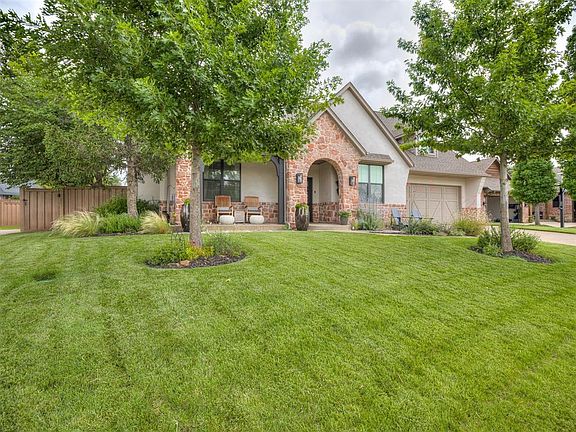 2nd image of 3209 Silvercliffe Ct
