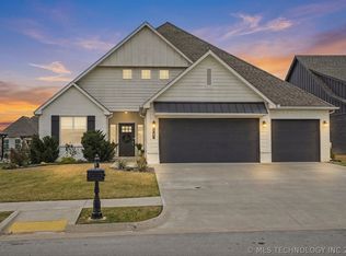 3051 N Dogwood Dr, Catoosa, OK 74015