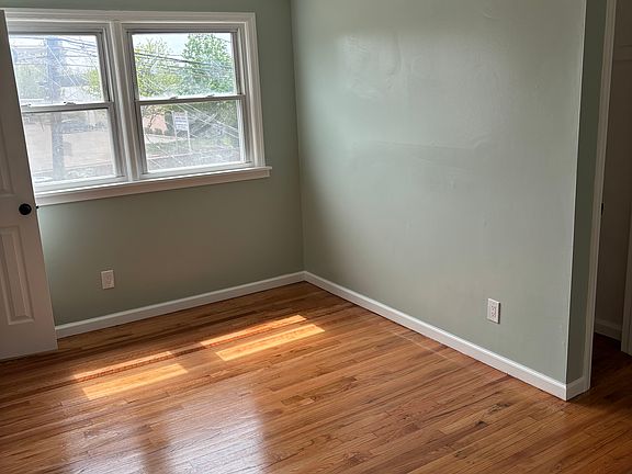 5th image of 1158 Roosevelt Ave Unit 2
