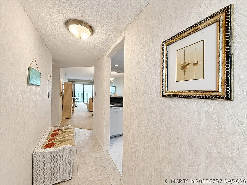 2 bed, 2.0 bath, 1053 sqft, $2,500 — Photo 2
