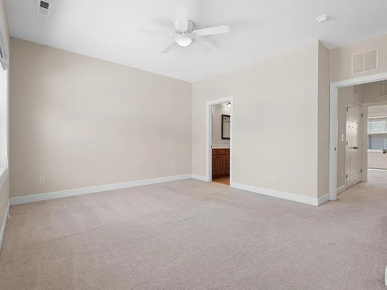 3950 Amelia Park Dr — Photo 9