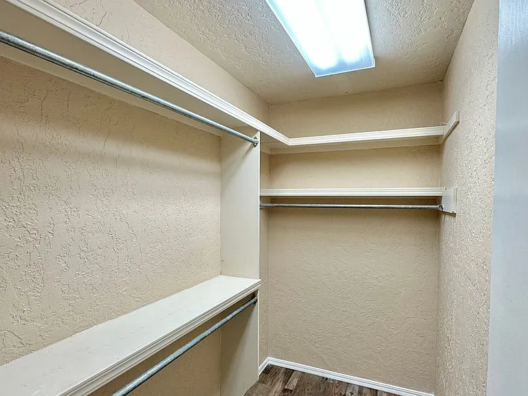 1103 NW Willow Pl — Photo 26