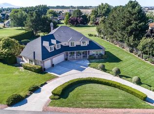 1129 Country Ridge Dr, Richland, WA 99352