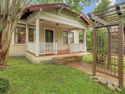 1300 Bomar St, Houston, TX, 77006