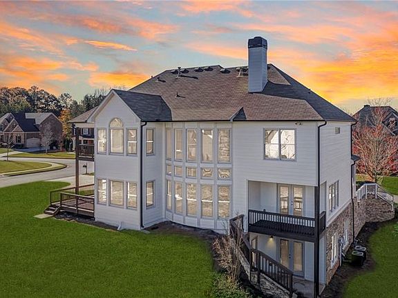 2nd image of 401 Crestline Way