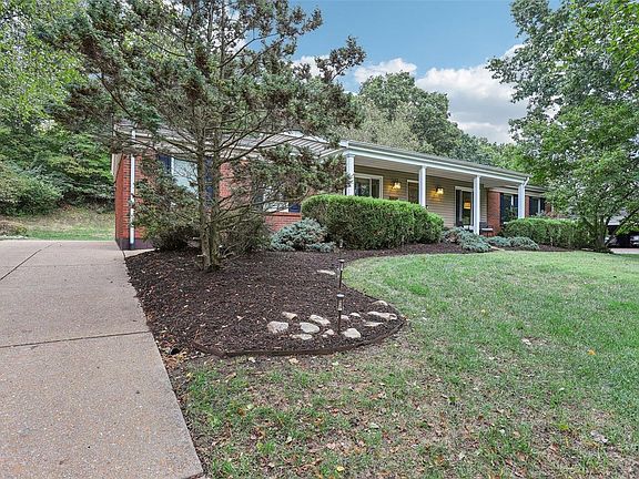 3rd image of 10837 Forest Path Dr
