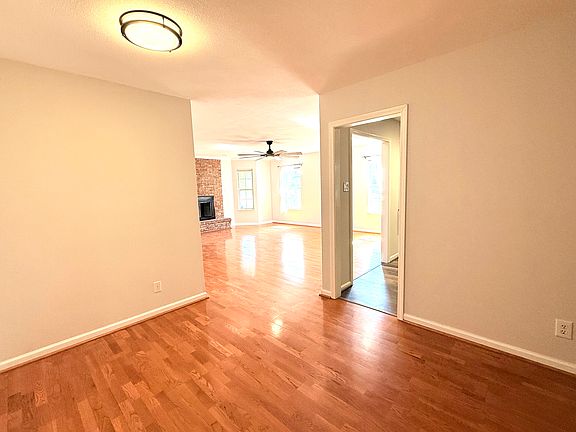 4th image of 1551 Cavalier Dr