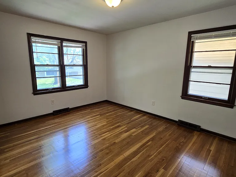 13326 Donnelly Ave — Photo 17