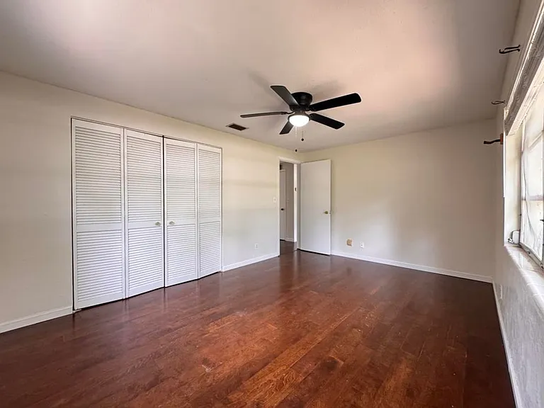 535 Olive St — Photo 10