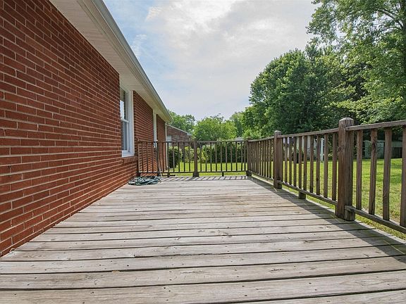 5th image of 1606 Bartway Dr