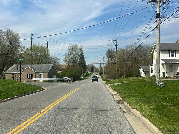 5th image of 1649 Reservoir Rd