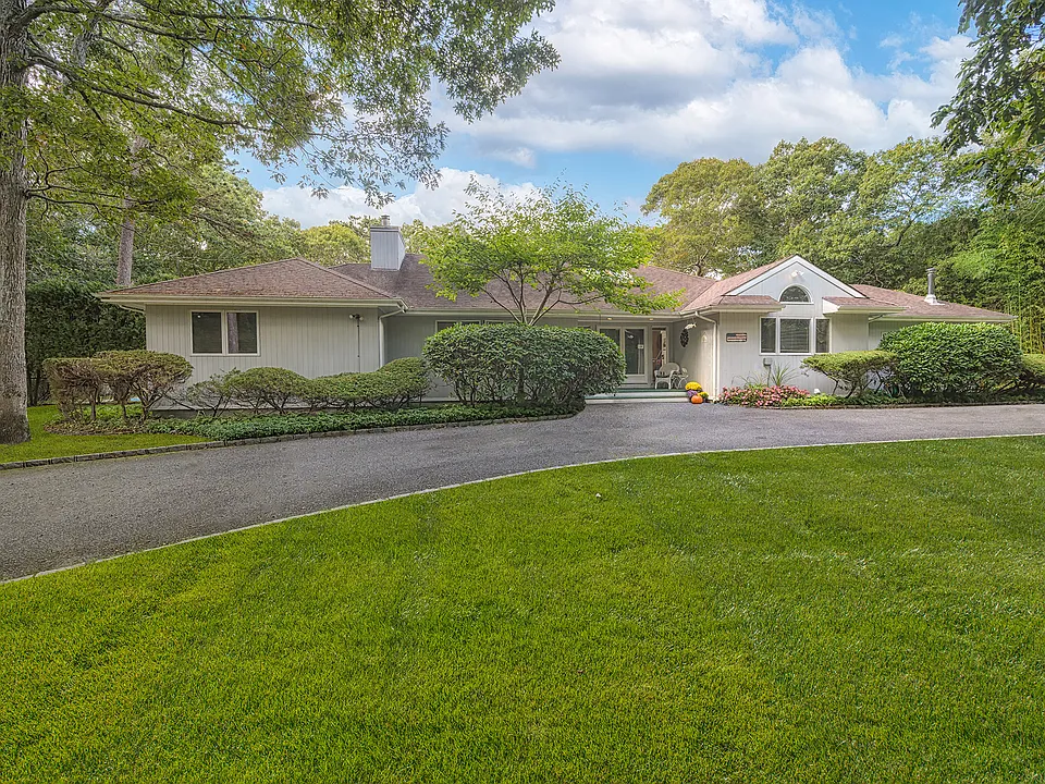 21 Woodland Way