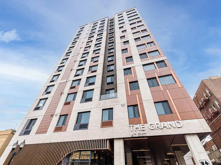 The Grand — Photo 32