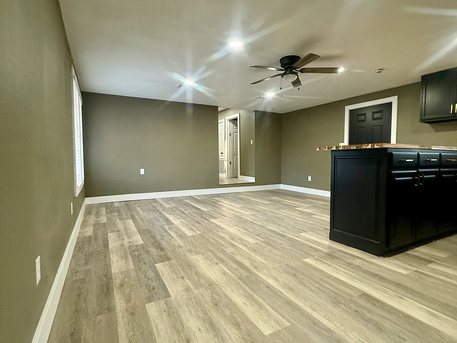 3 bed, $1,400 — Photo 4