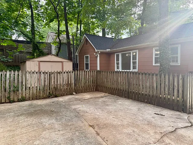 1034 Lockland Ave — Photo 9