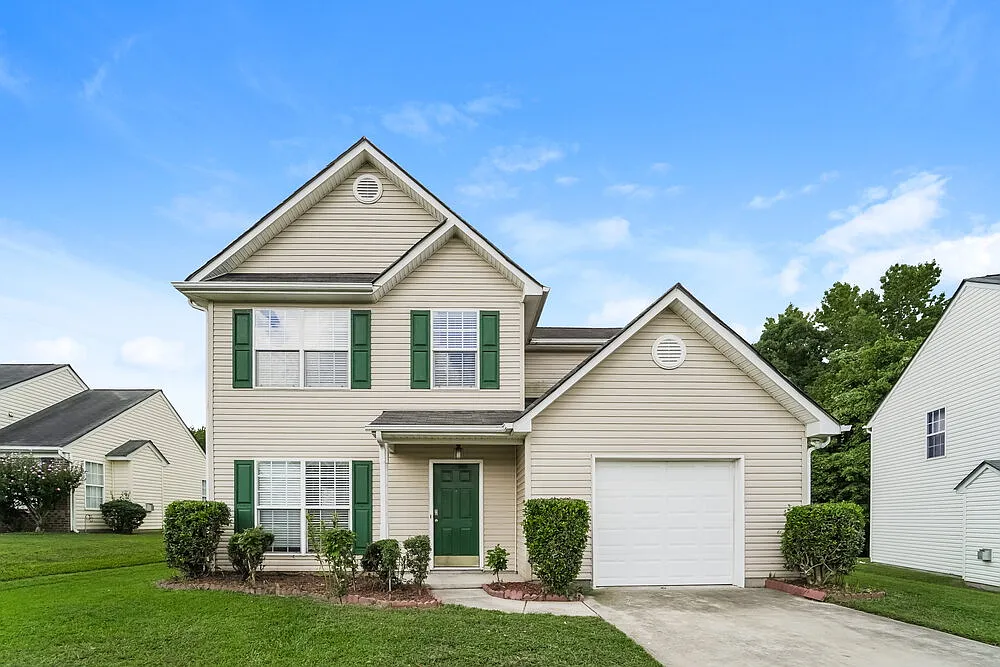 3 bed, 2.5 bath, 1824 sqft, $2,150 — Photo 1