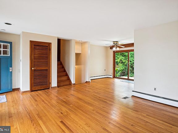 4th image of 408 Phelps Ave