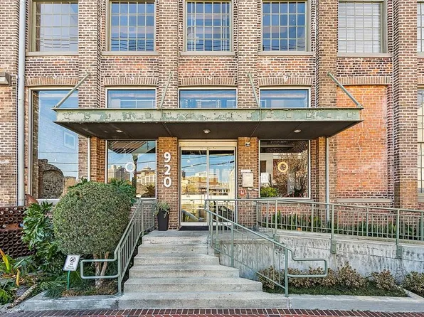 920 Poeyfarre St APT 225, New Orleans, LA 70130