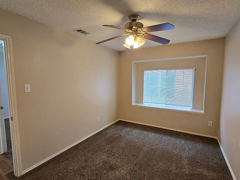 1268 Topeka Dr — Photo 29
