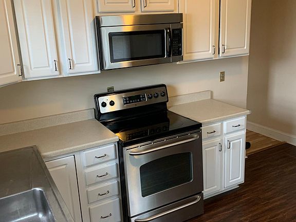 4th image of 203 E Duncan St