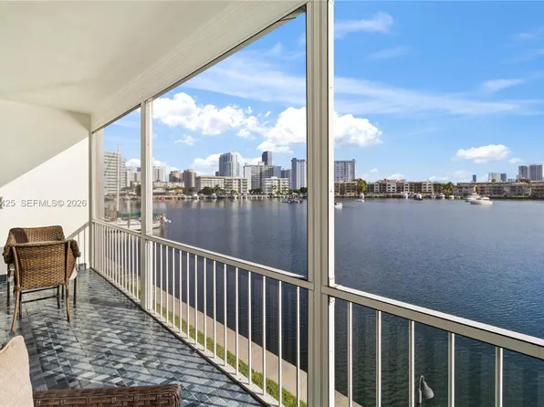 2200 Diana Dr APT 205, Hallandale, FL 33009