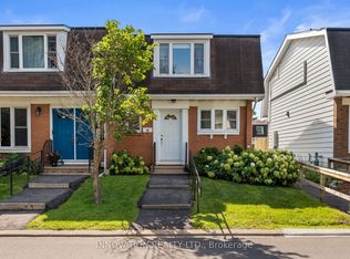 920 Dynes Rd #13, Ottawa, ON K2C 0G8
