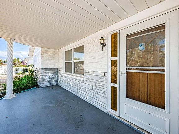 4th image of 4830 Mirage Ave