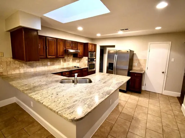 2366 Hill N Dale Dr, Irving, TX 75038