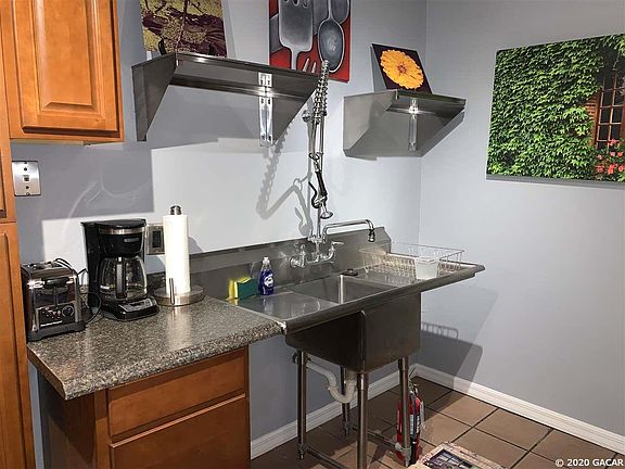 4th image of 1700 SW 16th Ct APT E6