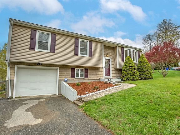 3rd image of 285 Ellendale Cir
