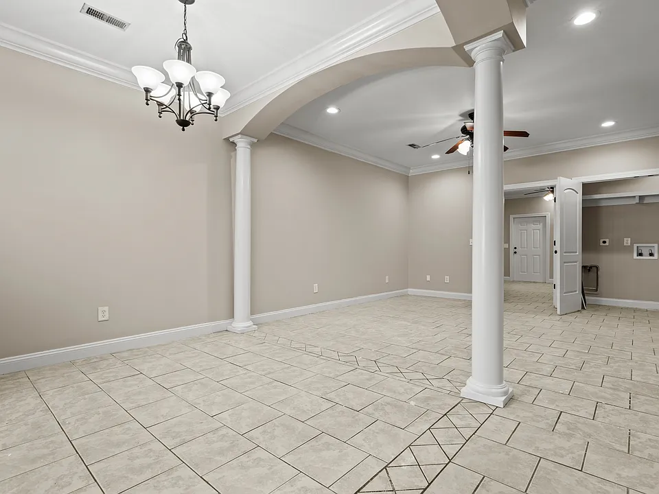 3092 S Cashua Dr
