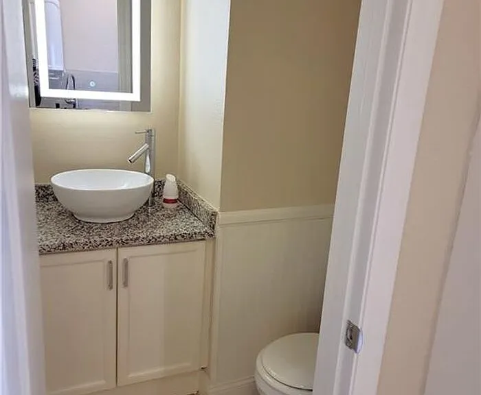 2605 Glen Green Ave — Photo 12