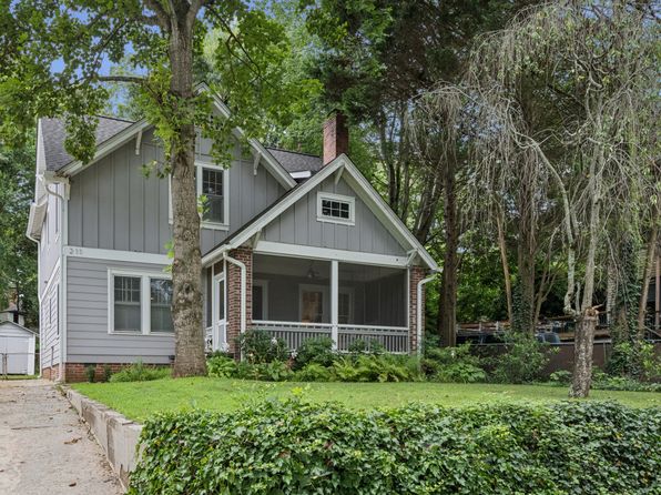 211 Greenwood Cir