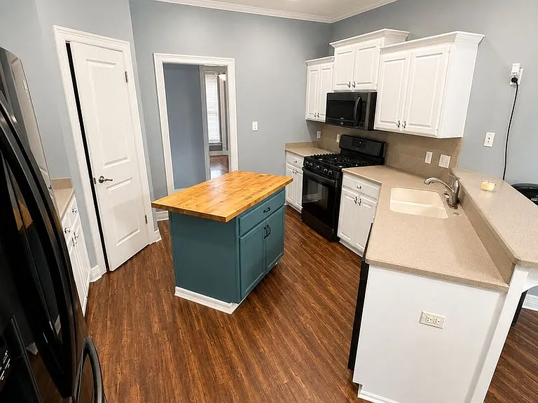 1812 Bayou Bend Dr — Photo 3