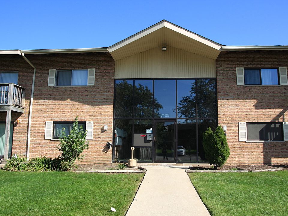 1st image of 7425 Brookdale Dr APT 204
