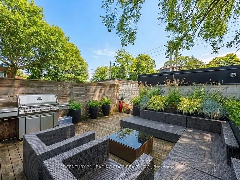 81 Dagmar Ave — Photo 18