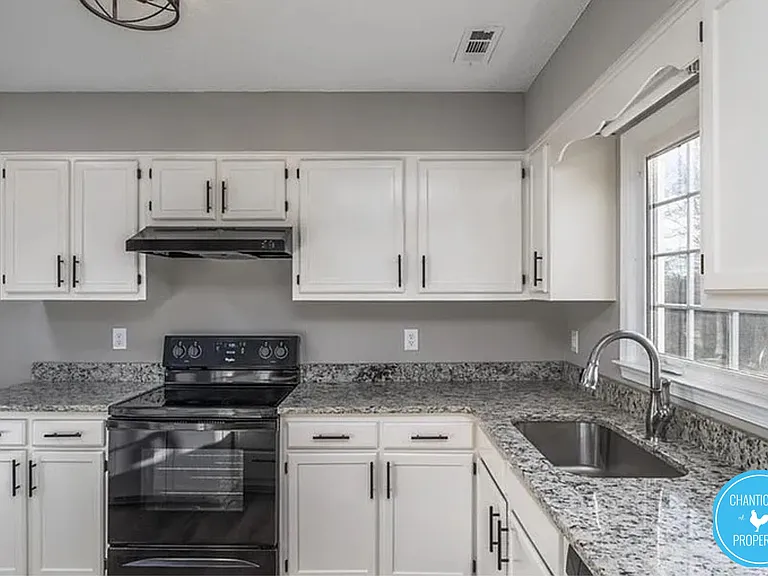 4717 Eagle Rock Rd — Photo 2
